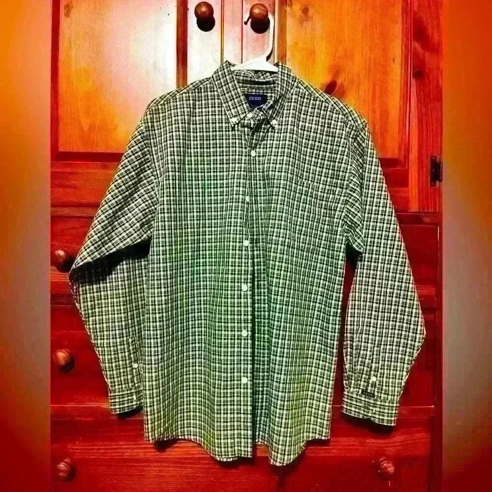 Boy’s Izod Button down - XL / 18